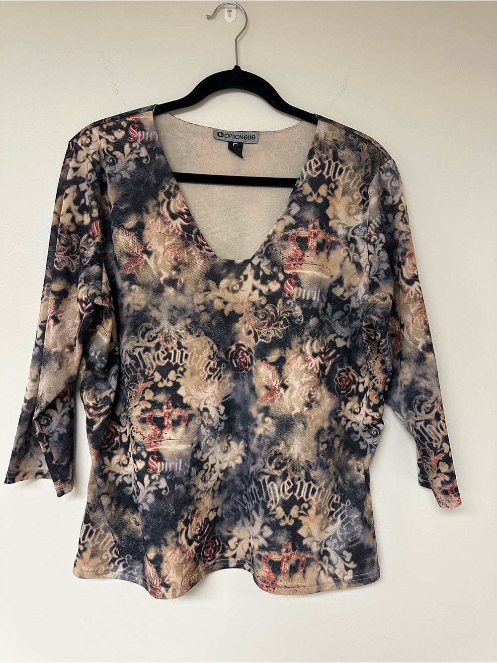 Vintage Grungy Printed V-Neck 3/4 Sleeve Shirt